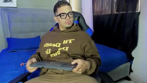 nico_blaze7 online show from March 4, 2026, 12:33 pm