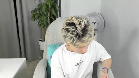 Nico  online show from October 22, 2025, 11:37 pm