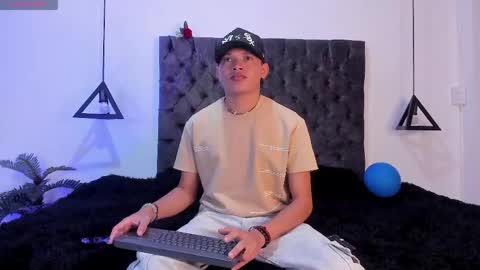 Snapshot of nico_saint_ chatting on May 28, 2026, 11:40 am nico_saint_ online show from May 28, 2026, 11:40 am