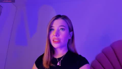 Nicol Gw online show from October 15, 2025, 4:45 am