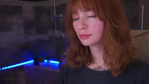 Nicol Moonn online show from November 28, 2025, 8:28 am