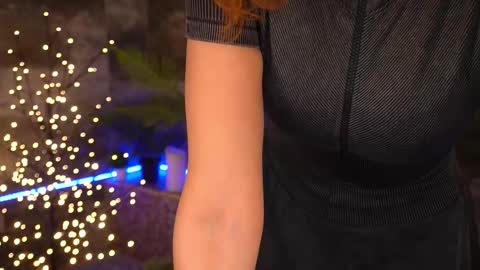 Nicol Moonn online show from December 21, 2025, 6:42 am