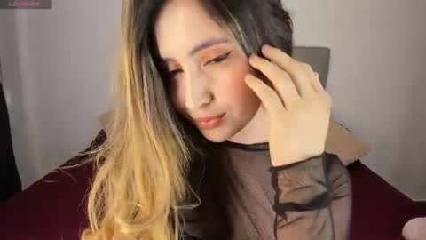 Snapshot of nicol_swift_ chatting on August 4, 2026, 10:12 pm Nicol online show from August 4, 2026, 10:12 pm