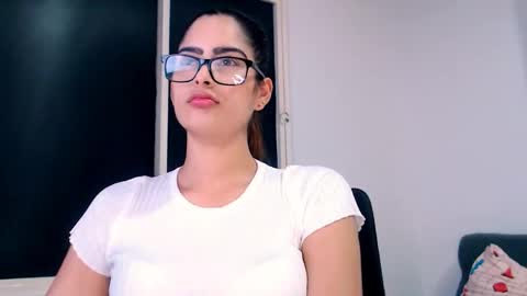 Snapshot of nicol_xx1 chatting on January 17, 2026, 4:11 pm Nicol online show from January 17, 2026, 4:11 pm