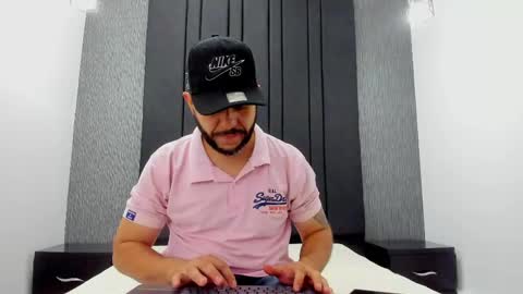 Snapshot of nicolas_cray chatting on May 13, 2026, 12:57 pm NICOLAS online show from May 13, 2026, 12:57 pm