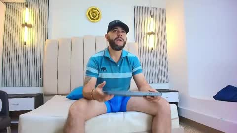 Snapshot of nicolas_cray chatting on May 19, 2026, 12:11 pm NICOLAS online show from May 19, 2026, 12:11 pm