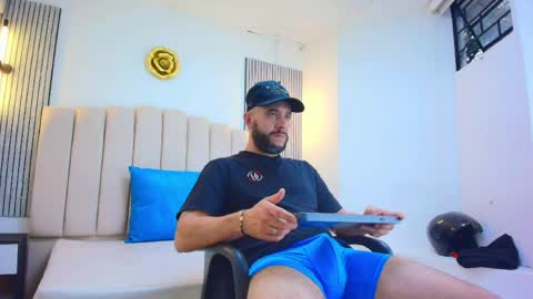 Snapshot of nicolas_cray chatting on May 21, 2026, 12:12 pm NICOLAS online show from May 21, 2026, 12:12 pm