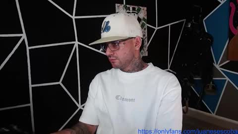 nicolas online show from October 19, 2025, 12:44 am