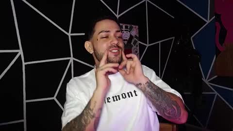 nicolas online show from November 3, 2025, 3:19 am