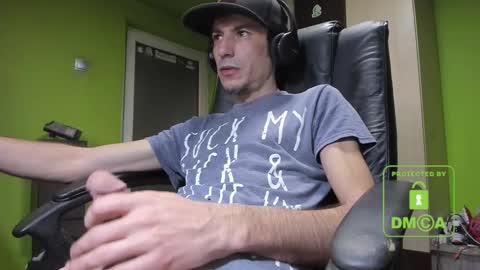 Snapshot of nicolasguy chatting on February 25, 2025, 5:19 am L. Nicolas online show from February 25, 2025, 5:19 am