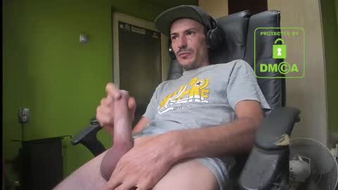 Snapshot of nicolasguy chatting on September 10, 2025, 8:25 am L. Nicolas online show from September 10, 2025, 8:25 am