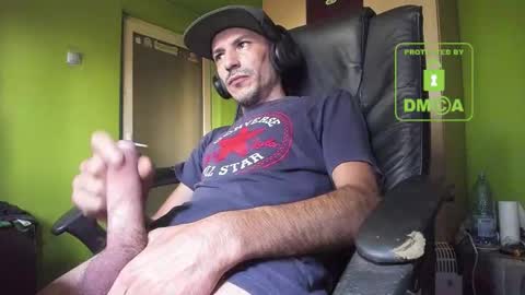 Snapshot of nicolasguy chatting on October 1, 2025, 5:35 am L. Nicolas online show from October 1, 2025, 5:35 am