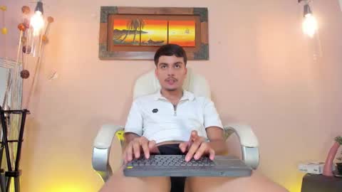 Nicolas Rey online show from November 22, 2025, 4:44 am