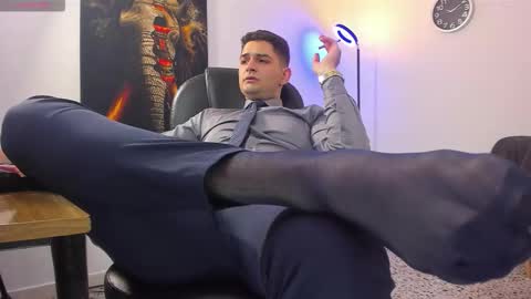 Nicolas Fellener online show from October 12, 2025, 5:39 am