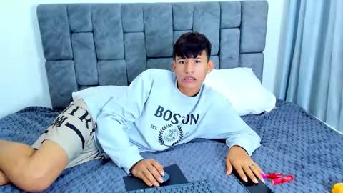 nicolastorres__ online show from October 28, 2025, 7:12 am