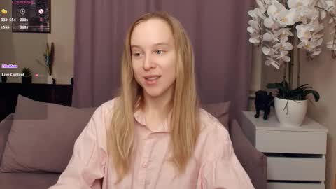 Nicoletta online show from February 8, 2026, 7:06 pm