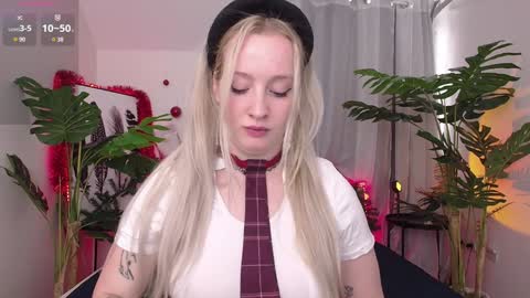 Snapshot of nicole__aniston__ chatting on January 5, 2025, 10:10 am Nicole online show from January 5, 2025, 10:10 am