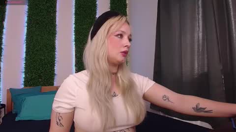 Snapshot of nicole__aniston__ chatting on September 26, 2025, 11:58 am Nicole online show from September 26, 2025, 11:58 am