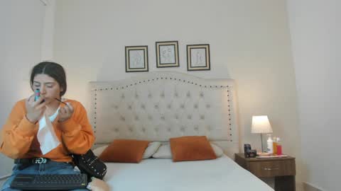 Nicole  Adam online show from January 22, 2025, 1:00 pm