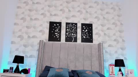 Nicole  Adam online show from January 30, 2025, 1:10 pm