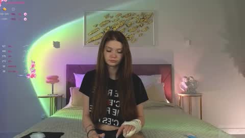 Nicole online show from October 21, 2025, 9:48 pm