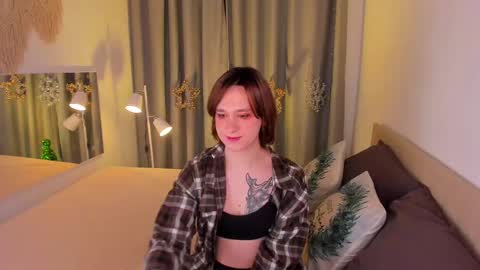 Snapshot of nicole_cidman chatting on December 18, 2024, 8:57 pm Nicole online show from December 18, 2024, 8:57 pm
