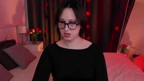 Snapshot of nicole_cidman chatting on February 15, 2025, 7:17 pm Nicole online show from February 15, 2025, 7:17 pm
