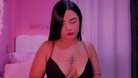 Nicole online show from April 4, 2026, 1:19 pm