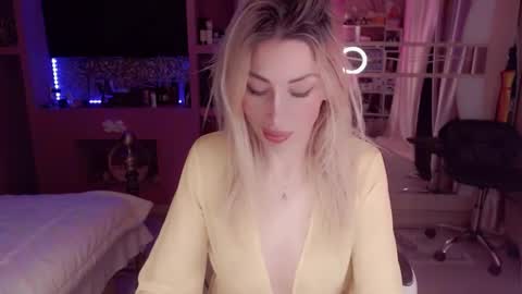 Nicole online show from January 10, 2026, 11:31 pm