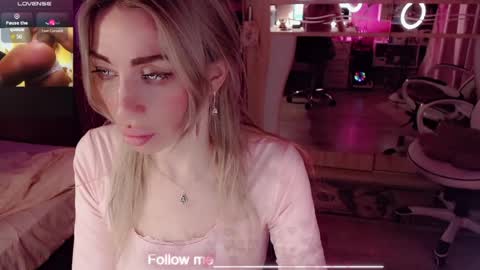 Nicole online show from March 29, 2026, 7:47 pm