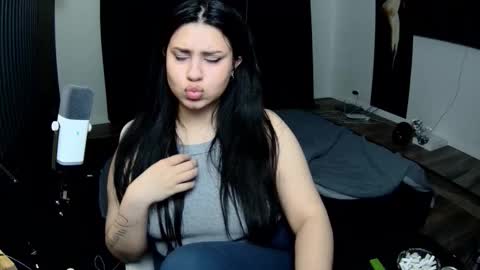 My name is Nicole. I m completely new here online show from March 3, 2026, 5:24 am