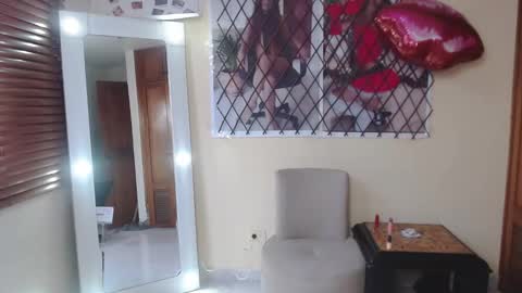 Nicole Santana online show from February 4, 2026, 9:53 pm