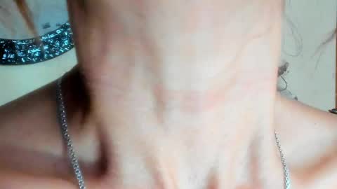 Nicole Santana online show from April 21, 2026, 2:51 am