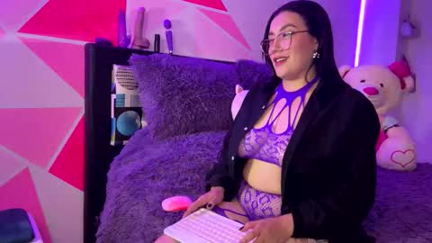 Nicole online show from November 30, 2025, 4:38 am