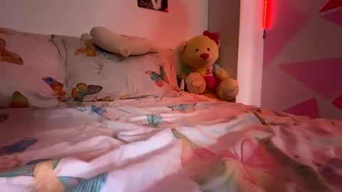 Nicole online show from June 1, 2026, 6:37 am