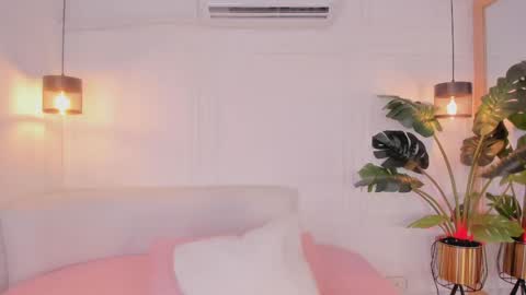 N A T A L I A online show from April 18, 2026, 7:51 pm