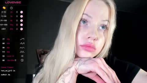 Snapshot of nicole_yo chatting on January 18, 2025, 6:45 am Mary online show from January 18, 2025, 6:45 am