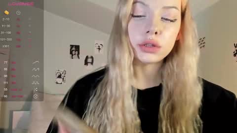 Snapshot of nicole_yo chatting on February 28, 2025, 5:04 pm Mary online show from February 28, 2025, 5:04 pm