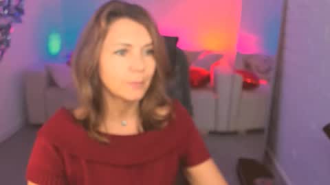 nicolehits online show from October 10, 2025, 9:19 am