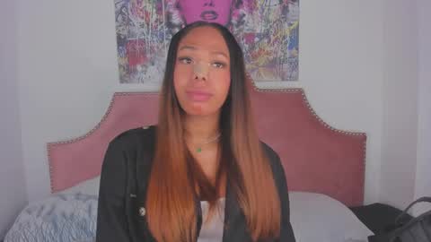 NICOLE online show from November 14, 2025, 12:48 pm