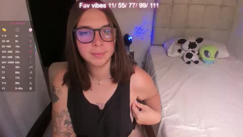 Snapshot of nicolepeachx chatting on May 7, 2026, 4:12 pm Nicol independent model online show from May 7, 2026, 4:12 pm