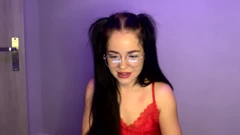 Nicole online show from March 26, 2026, 9:31 pm