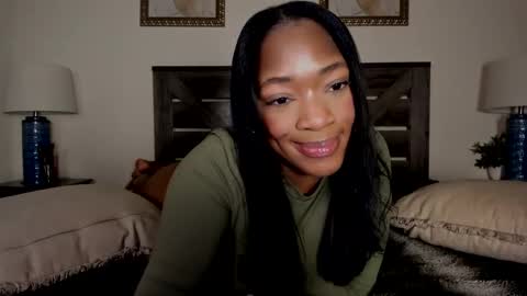 Nicole online show from April 5, 2026, 2:53 am