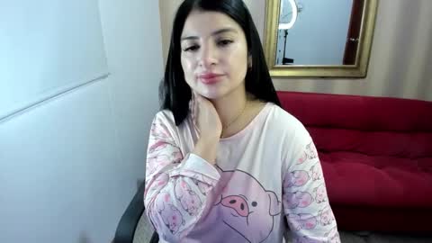 Nicolettcolin  online show from November 30, 2025, 2:32 pm