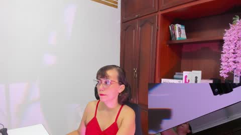 Nicolett Ryan  online show from October 2, 2025, 12:12 pm