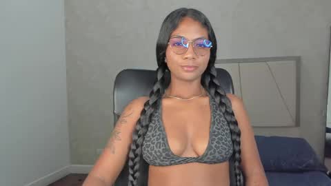 Snapshot of nicoll_ruiz_ chatting on May 2, 2026, 1:10 am Nicol online show from May 2, 2026, 1:10 am
