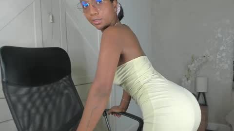 Snapshot of nicoll_ruiz_ chatting on May 23, 2026, 3:56 am Nicol online show from May 23, 2026, 3:56 am
