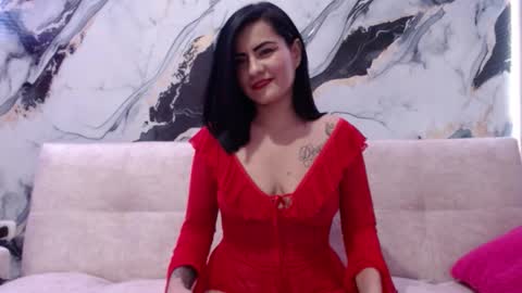 nicolle gomes online show from November 18, 2025, 10:47 pm