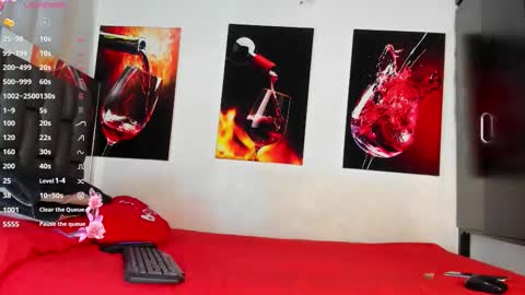 nicolle_hanks1 online show from October 7, 2025, 11:46 pm