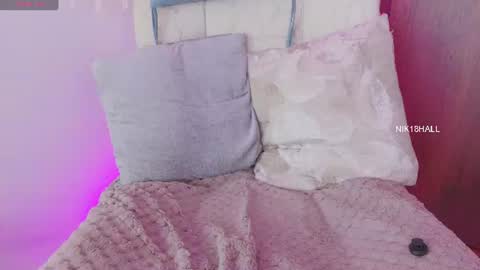 Snapshot of nicolle_swt chatting on June 27, 2026, 12:22 pm Nicolle online show from June 27, 2026, 12:22 pm